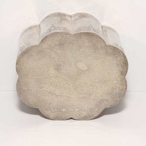 Vintage Godinger Silver Plated Scalloped Edge Trinket Box Red Velvet Lining 1994 - Picture 7 of 7